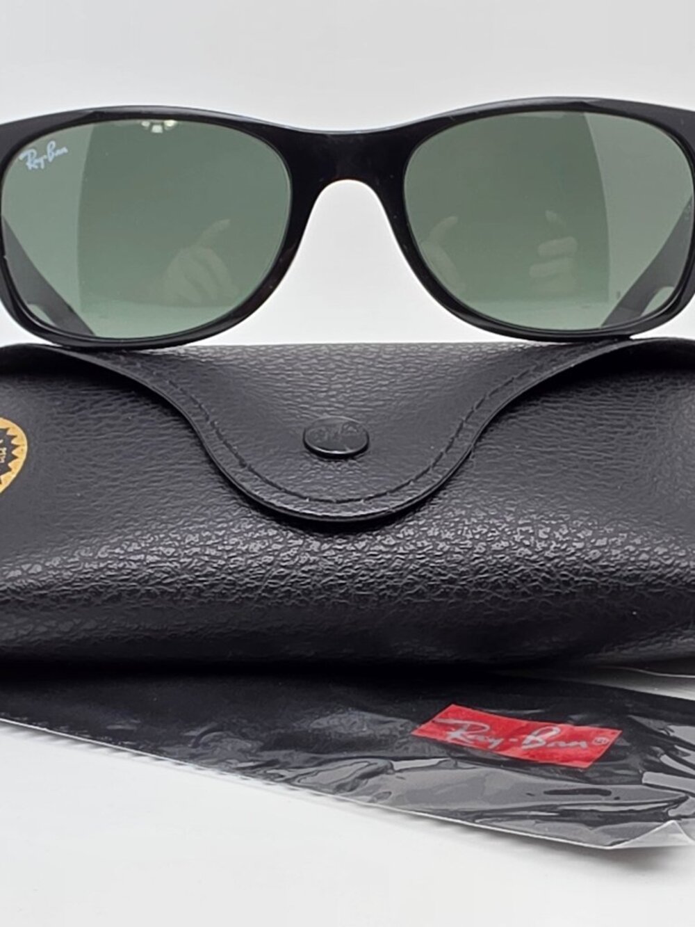 Ray-Ban RB2132 901 New Wayfarer Black Frame G-15 Glass Lens Sunglasses w/ Case
